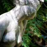 DETAIL: Judith I 1998 I Bronze I Höhe 120 cm Botanischer Garten Braunschweig